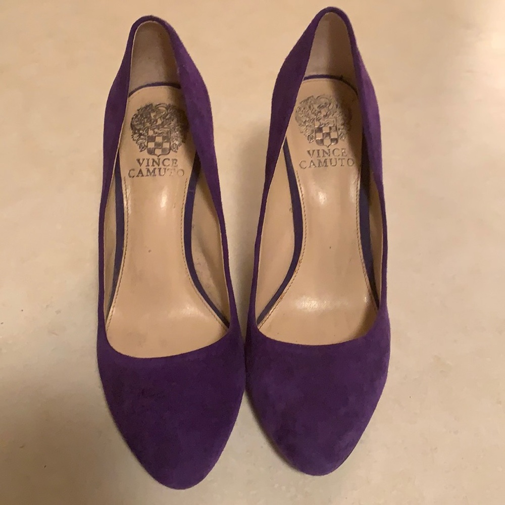 Vince Camuto purple suede chunky pumps tell the world you mean business! 🔥🔥🔥